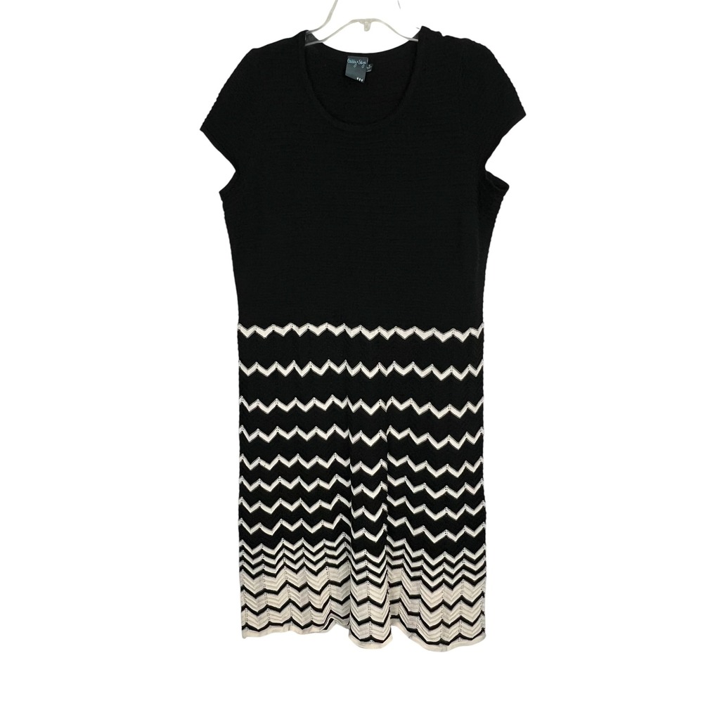 Gabby Skye Women's Black/White Chevron Knit Short Sleeve Sweater Dress - Sz 1X